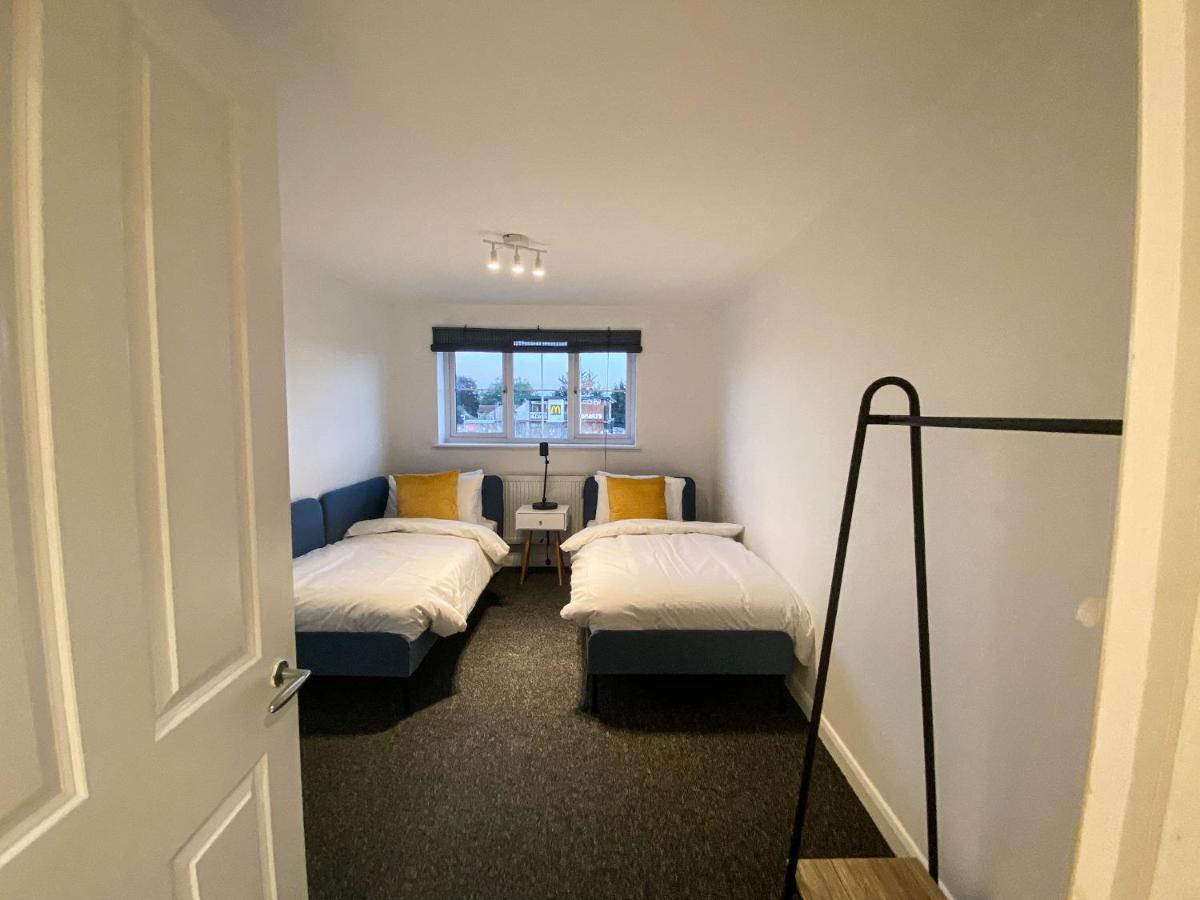 Heathrow/Ashford Hospital/Twickenham Short Stay Apartment 斯坦维尔 外观 照片