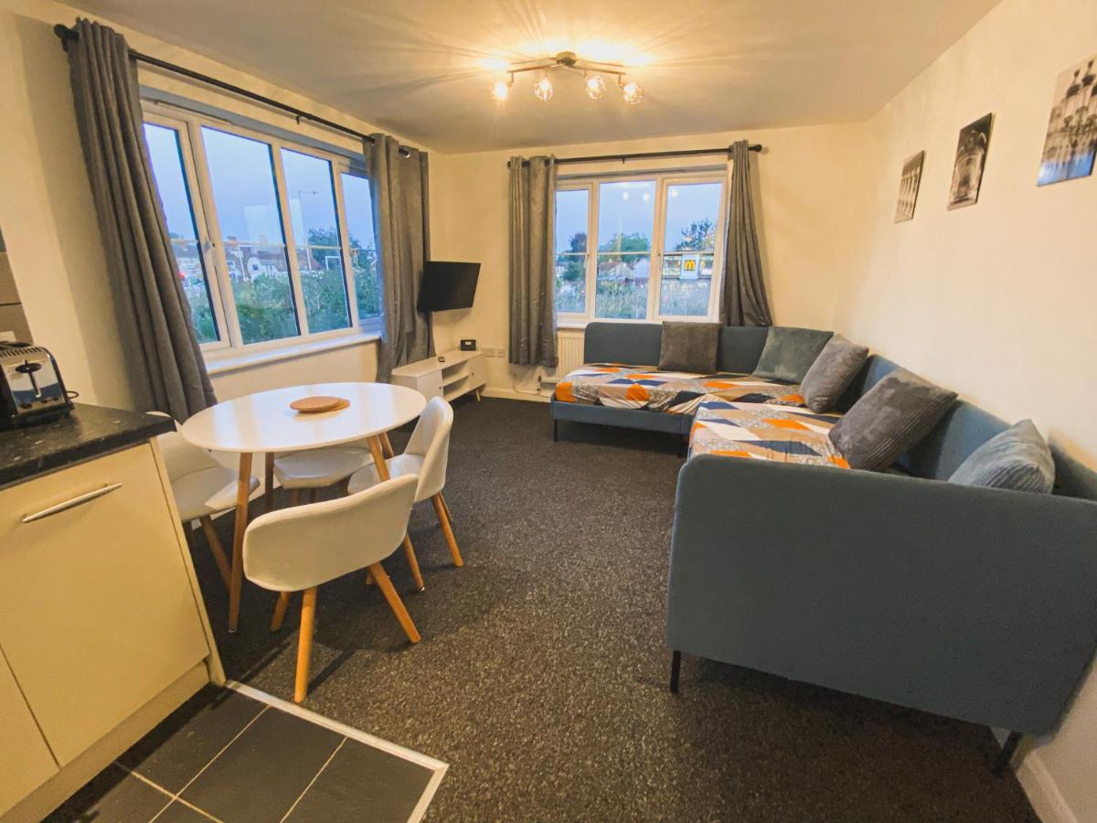 Heathrow/Ashford Hospital/Twickenham Short Stay Apartment 斯坦维尔 外观 照片